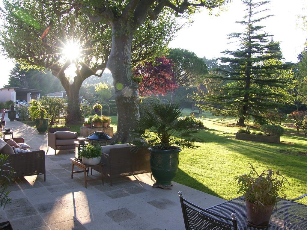 Villa Mas St Jean B&B Noves Esterno foto