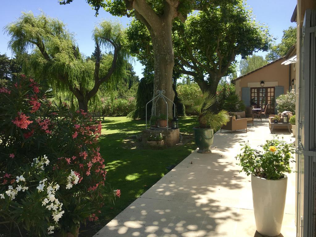 Villa Mas St Jean B&B Noves Esterno foto