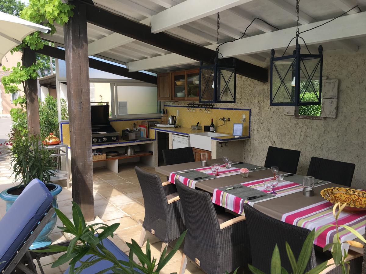 Villa Mas St Jean B&B Noves Esterno foto